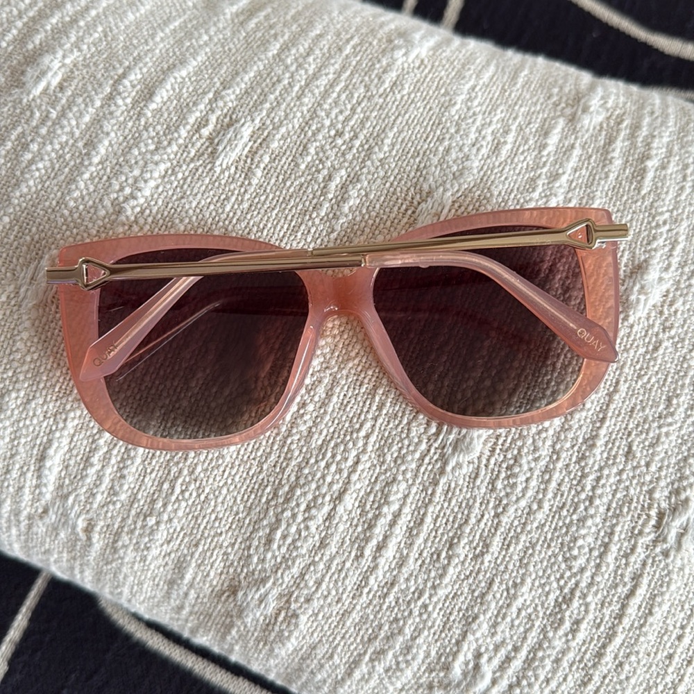 Quay Ever After Sunglasses - Picture 12 of 13